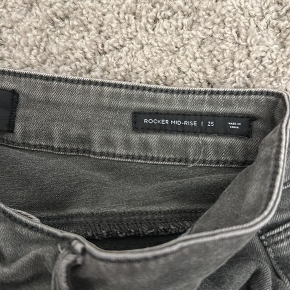 Bullhead Rocker Mid-Rise Grey Jeans - Picture 3 of 3